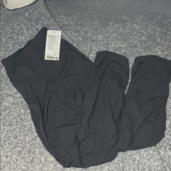 Lululemon Dance Studio Slim-Fit High-Rise Flared Pant
Size: XXXS - Picture 1 of 11